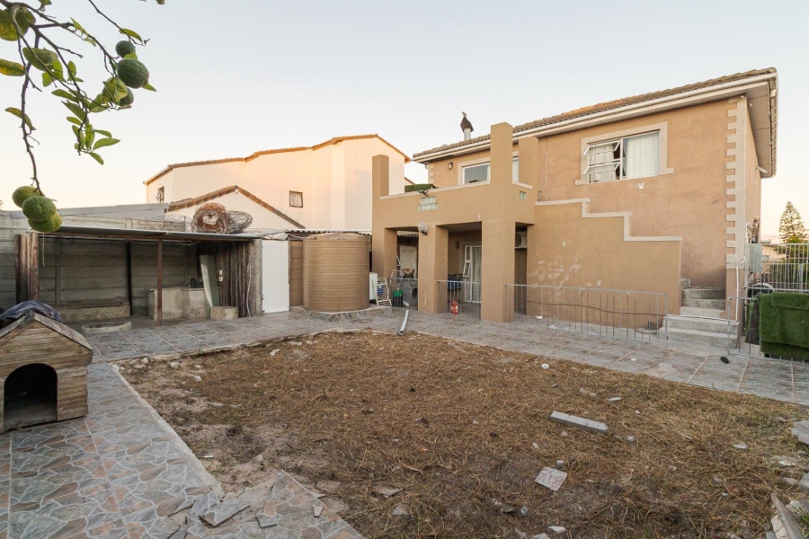 4 Bedroom Property for Sale in Devon Park Western Cape